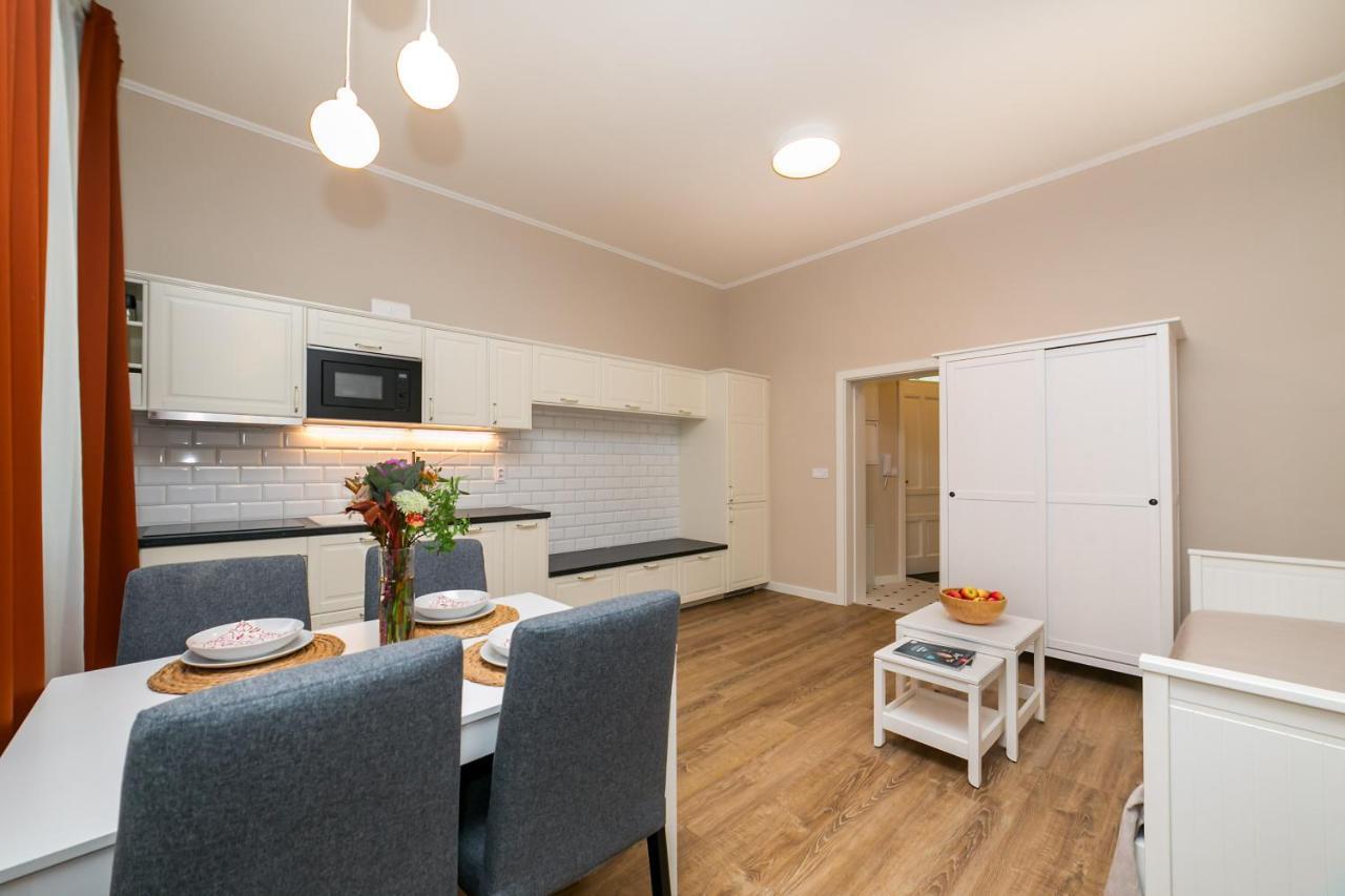 New Studio 3 - Self Check In, Parking Possible, Weekend Free Parking Bratislava Buitenkant foto